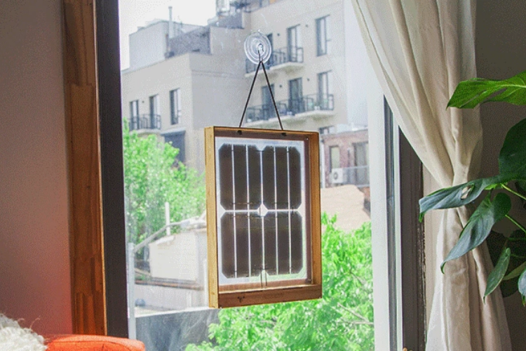 Pannelli solari da finestra: la novità per una casa green