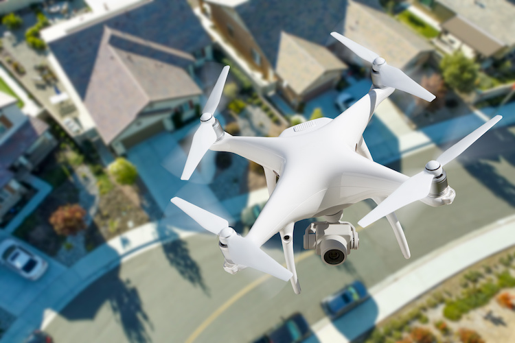 Droni in condominio e fotografie: cosa prevede la legge?