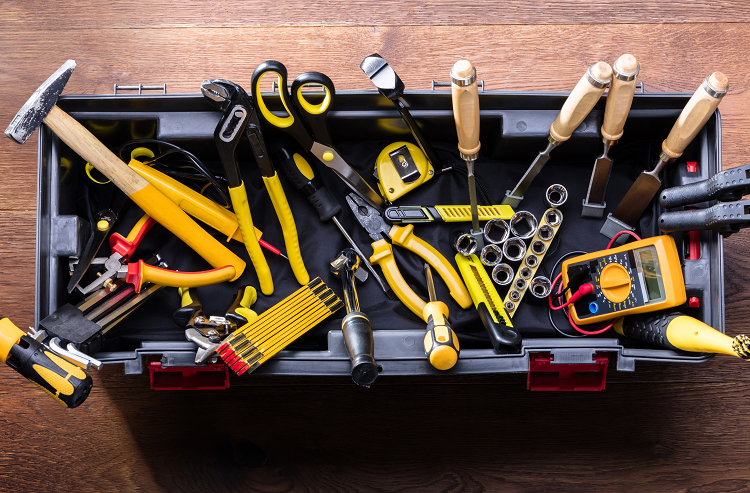 Cosa mettere nella propria cassetta degli attrezzi da tenere in casa? Ecco  10 utensili indispensabili