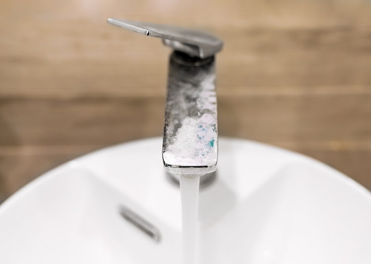 Come togliere il calcare dai rubinetti efficacemente?