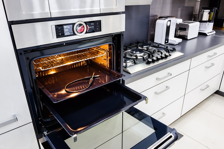 Cos'è il forno pirolitico, come funziona e quanto consuma? - Immobiliare.it  News