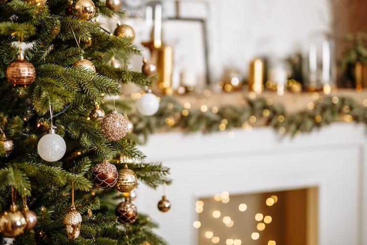 5 consigli su come mettere le palline sull'albero di Natale