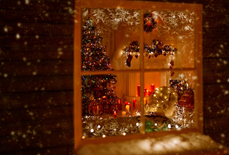 Come decorare le finestre di casa per Natale? Ecco tante idee