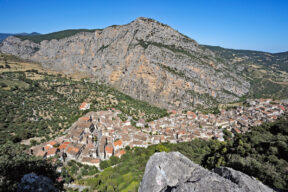 Vista aerea della città di Civita, in provincia di Cosenza, Calabria